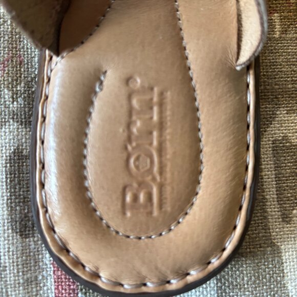 Born Toe Loop Sandals- Size 7. Excellent Condition. - Picture 4 of 5